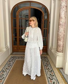 Summer Holiday Outfits, Classy Fits, Current Styles, Vogue Magazine, White Outfits, Style Guide