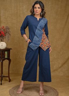 Kurtis Traditional, Kurti Designs Latest Cotton, Cotton Short Tops, 2023 Wardrobe, Indian Tops, Western Pattern, Indian Women Fashion, Designer Kurti Patterns