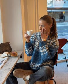 Anna Astrup, Outfit Idea Winter, Christmas Sweater Outfits, Winter Outfits Aesthetic, Nordic Sweater, Outfit Cute, Cozy Winter Outfits, Comfy Outfit, Fall Sweater