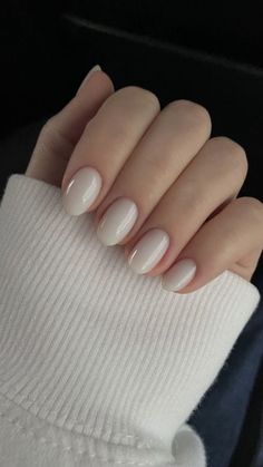 15 Short Summer Nails You'll Love 2023 - Streetstylis Short Summer Nails, Milky Nails, Hello Nails, Subtle Nails, Minimal Nails, Basic Nails, Nails Only