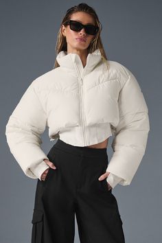 This puffer is all about the main character energy. It has a cropped silhouette and waist-snatching corset hemline that make it everything you’ve ever wanted and needed in a jacket. Don’t let the lightweight feel fool you—this coat will keep you warm through every chilly day. La Winter, Main Character Energy, Cropped Puffer Jacket, Sherpa Coat, Puff Jacket, Xmas List, Main Character, Shell Jacket, Kendall + Kylie