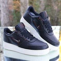 Shoes Are In Excellent Condition, Does Not Come With Box. 100% Authentic Guarantee. Item Has Been Steam Sanitized For Sale. We Are The Creators Of All Images Presented In The Listing. Images In Listing, Show The Exact Condition Of The Item. Nike Air Force 1 Jewel Home & Away Men’s Size 9.5 Ck4392-001 Modern Nike Custom Sneakers With Perforated Toe Box, Nike Custom Leather Sneakers With Perforated Toe Box, Nike Leather Sneakers With Perforated Toe Box, Black Custom Sneakers With Perforated Toe Box For Sports, Black Custom Sneakers For Sports With Perforated Toe Box, Custom Black Sneakers With Perforated Toe Box For Sports, Custom Fade-resistant Leather Sneakers For Streetwear, Nike Leather Fade-resistant Sneakers, Nike Air Force 1 Low-top Leather Fade-resistant