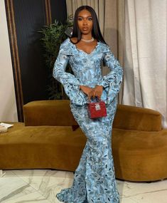 Eid Outfits African, Bazin Styles, Nigerian Traditional Dresses, Nigerian Outfits, Ankara Dress Designs, Nigerian Dress, Afrikaanse Mode, African Inspired Clothing, African Print Dress Designs