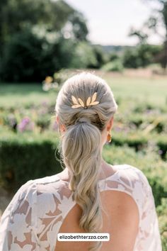 This gold olive branch hair accessory is the perfect choice for a sustainable bridal look. Handcrafted with a nature-inspired design, it adds a touch of autumn elegance and eco-friendly luxury to your special day. Discover the accessory at elizabethterzza.com The Olive Branch, Symbol Of Peace, Venue Decor, Olive Leaf, Bridal Look, Nature Inspired Design, Bridal Tiara, Olive Branch, Recycled Silver