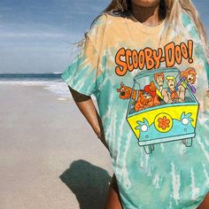 Look 80s, Cute Letter, Print Shirts Women, Smink Inspiration, Look Retro, Cute Letters, Cartoon Letters, Women Street, Cool Cartoons