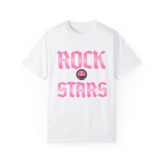 Rock your support for Doral's most talented young musicians with the "Doral Teen Rockstars Team Tee" from Jarastyle's Youth Collection. This T-shirt is a tribute to the passion, energy, and creativity of the teen rockstars who are making waves in the Doral music scene. Designed for fans, friends, and fellow musicians, it's a way to show your pride and encouragement for the local talent that brings rhythm and life to our community. Made from soft, comfortable fabric, the "Doral Teen Rockstars Tea Cap Collection, Trendy Tote Bags, Making Waves, The Passion, Band Tees, Apparel Design, Custom Creations, Unique Fashion, Shirt Designs