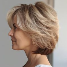 Feathered Hair Cut, Feathered Bob, Medium Bob, Layered Haircuts For Medium Hair, Bob Hairstyles For Fine Hair, Short Wavy Hair