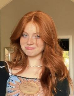 Ginger Hair With Layers And Curtain Bangs, Cute Ginger Haircuts, Cute Red Head Hairstyles, Strawberry Blonde With Freckles, Ginger Hair Haircut, Amber Blonde Hair Color, Fun Ginger Hair, Ginger Hair Styles Natural Redhead, Redhead Wolfcut