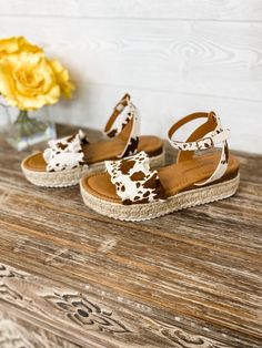 HOW CUTE - I love the ruffle on the toe strap and these are just enough cow print! Simple, cute, and really a comfortable pair. Fit: true to size! If you’re a half size, go up. Cute Western Outfits, Western Wardrobe, Graduation Shoes, Bday List, Country Shoes, Cowgirl Style Outfits, Western Shoes, Cowgirl Accessories, Preppy Shoes