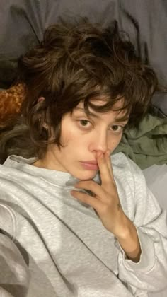 Normal Looking People, Gender Neutral Long Hair, Unattractive People, Nonbinary Hair Curly, Unique Face Claims, Hawk Girl, Alissa Salls, Brunette Girl, Short Hair Haircuts