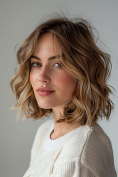 These Short Wavy Bob Ideas Are More Revolutionary Than You Think! Medium Length Wavy Hair, Blonde Hair Transformations, Bob Haircut Curly, Wavy Bob