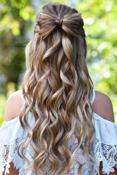 Trendy We Fryzurach, Prom Hairstyle, 2024 Prom, Hairstyle Trends, Long Wavy Hair, Haircuts For Long Hair, Prom Hairstyles