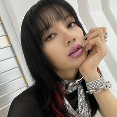 Lisa selca icons blackpink Living Dolls, Just She, Lisa Rosé, Asian Celebrities, Blackpink Photos