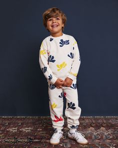 • 100% organic cotton Our kids are living in these super comfy sweatpants! Made from our soft organic cotton with a soft elastic waistband. These easy pants look great with a t-shirt and ridiculously adorable with their matching sweatshirt. Cosmos grow best in full sunlight + fresh air, just like our kids! They can grow to an astounding six feet tall, and while they start blooming early summer they can keep blooming right into the fall until there's a frost. We love them in these Calder-esque co Playful Cotton Sweatpants For Loungewear, Playful Cotton Joggers For Loungewear, Casual Cotton Sweats For Playwear, Casual Cotton Sweatpants For Playtime, Casual Cotton Joggers For Playwear, Playful Relaxed Fit Sweatpants For Loungewear, Playful White Pants For Loungewear, Playful Cotton Sweatpants With Elastic Waistband, Cotton Sweatpants With Elastic Waistband For Playtime