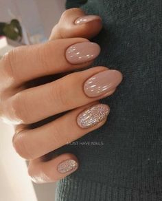 Stars Nails, Nagel Design, Unghie Sfumate, Glitter Accent Nails, Nagellack Trends, Wedding Nails Design, Nail Art Wedding, Nail Designs Glitter, Oval Nails