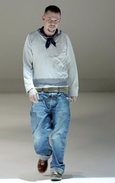 Alexander Mcqueen Outfit, Lee Mcqueen, Lee Alexander Mcqueen, Alexander Mcqueen Menswear, Savage Beauty, Alexander Mcqueen Men, Loose Fit Jeans, Street Outfit, Mens Street Style