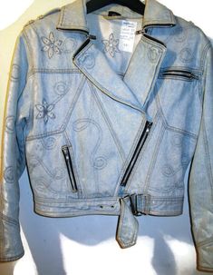 80s DENIM BOMBERJACKET Mc Biker Hipster Light by VirtageHelsinki Vintage Fitted Light Wash Outerwear, 90s Fitted Denim Jacket For Fall, Vintage Denim Blue Embroidered Outerwear, Vintage Embroidered Denim Blue Outerwear, Denim Jacket 80s, 80s Denim Jacket, 80s Denim, 80s And 90s Fashion, Jacket Denim