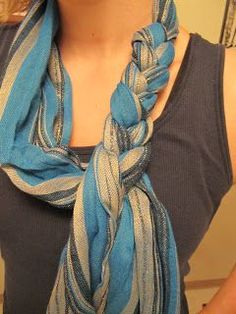 So Cute and So Easy! Here are the steps to How to Braid a Scarf from which I learned in Israel. Step One: Tie a basic knot, leave enough ... Come Intrecciare, How To Braid, Mode Inspiration, Scarf Styles, Diy Fashion