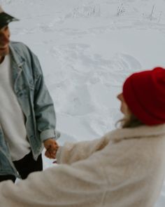 When the instructions were “just act natural,” but your couple became accidental poster children for winter. Cozy layers, laughter, and that crisp snow – it all just makes us want to get off the couch go get a Christmas tree!
⠀⠀⠀⠀⠀⠀⠀⠀⠀
We wanna know – how do you keep your couples laughing when it’s freezing out? 
⠀⠀⠀⠀⠀⠀⠀⠀⠀
@janessaaliciastudios ❤️ 

#photoshoot #couplesphotography #couplephotographyposes #couplephotos#coupleportraits #couplephotographer #couplephoto #couplesportrait #couplesp...