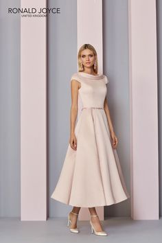 New Season 2018 Spring/Summer & Autumn/Winter Mother of the Bride fashion collection previews Wedding Guest Plus Size, Satin Short Sleeve, Dress Wedding Guest, Satin Short, Bride Clothes, Mother Of The Bride Dress