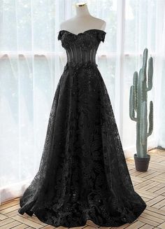 A-Line Off spalla Black Tulle con abito da festa in pizzo, abito da ballo lungo nero
A-Line Off spalla Black Tulle con abito da festa in pizzo, abito da ballo lungo nero Long Black Evening Dress, Beaded Party Dress, Lace Party Dress, Floral Dress Formal, Floor Length Prom Dresses, Lace Party Dresses, Blue Evening Dresses, Lace Prom Dress, Black Tulle