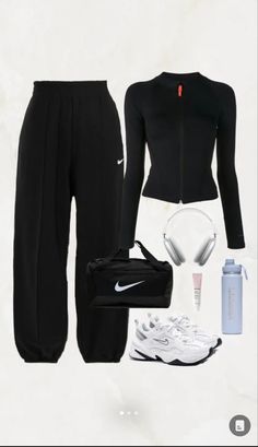 #outfits #outfitideas Sport Gym Outfit, Gym Outfit Cute, Gym Inspo Outfits, Cute Everyday Outfits College, Cute Everyday Outfits For School Casual, Casual School Outfits Aesthetic, Black Comfy Outfits, Outfits For Winter School, Black Sport Outfit