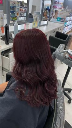 Mohagany Brown Hair, Dark Cherry Hair, Burgandy Hair, Black Cherry Hair, Pretty Red Hair, Red Balayage Hair, Cherry Hair Colors, Red Hair Inspiration, Wine Red Hair