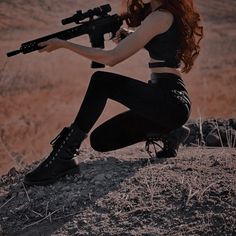 Bryce Quinlan, Black Widow Aesthetic, Detective Aesthetic, Female Assassin, Queen Aesthetic, Red Heads, Positive Notes, Book Writing, Crescent City