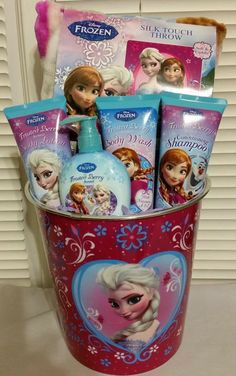 the frozen princess gift basket includes shampoos, lotion and toothpaste