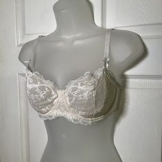 New With Tags Lace Underwire, Victoria Secret Bras, Victoria's Secret Pink, Secret Pink, Women's Intimates, Victoria’s Secret, Victoria's Secret, Bra, Cream