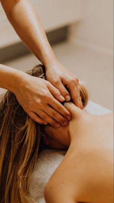 Dubai Spa, Massage Images, Moroccan Bath, Massage Marketing, Massage Therapy Rooms, Holistic Massage, Massage Dos