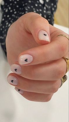 Shellac Nail Designs, Trends Nails, Kutek Disney, Minimal Nails Art, Beauty Hacks Nails, Subtle Nails, Simple Gel Nails, Minimal Nails, Casual Nails