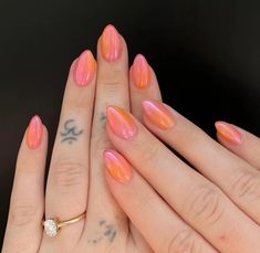 Complementary Colors Nails, Orange Nails Inspiration, Simple Design Nails, Yellow And Orange Nails, Nails With Orange, Classy Short Nail Designs, Almond Tips, Boutique Nails, Pink Chrome Nails