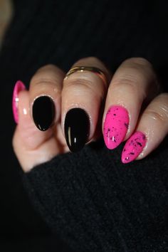 Pink Animal Pink Black Nails, Hot Pink Nails, Cute Gel Nails, Get Nails, Bright And Beautiful, Dipped Nails, Fabulous Nails, Chic Nails, Fancy Nails