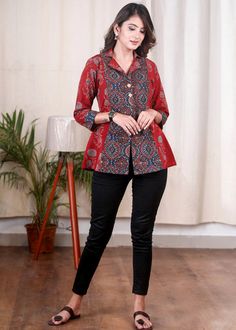 Kurti Neckline, Neckline Ideas, Cotton Short Tops, Indian Tops, Stylish Short Dresses, Kurta Neck Design, Suits Design, Kurta Designs Women, Evening Tops