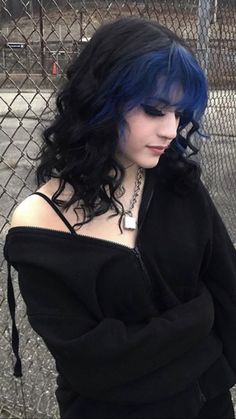 Impress any goth girl with our curated list of the top goth gifts for her. Explore unique and darkly enchanting gift ideas in our guide! Blue Hair Goth, 90s Goth Hair, Hair Dye Ideas Short Hair, Goth Haircuts, Types Of Hair Color, Ash Brown Hair Color, Blue Black Hair, Ash Hair Color, Goth Hair