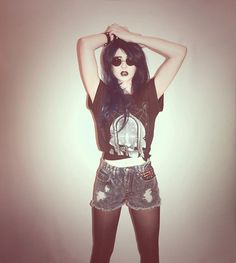 Grunge Shoot, Grunge Witch, 1990 Style, Ripped Tights, Sheer Black Tights, Outfit Grunge, Studded Shorts, Grunge 90s