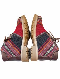 This kilim boots are very comfortable to wear as unisex!! Good quality kilim with leather... They make you gorgeous outfit. Much cushion to hold your ankles and have rubber sole to not to slip. We select beautiful old kilims from all over the Anatolia area and middle east area. and We do special wash for Kilim rug first, after that cut the kilim to remake unique kilim boots at our atelier one by one. All products have been produced in a smoke-free environment. Size : 39 Material : kilim / leathe Traditional Lace-up Boots With Rubber Sole, Kilim Ottoman, Shoes Vintage, Cute Purses, Up Shoes, Vintage Shoes, Chair And Ottoman, Vintage Kilim, Lace Up Shoes