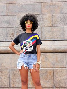 Glasses Melody Ehsani, Afro Natural, Essence Festival, Yellow Sunglasses, Look Jean, Tee Shorts, Afro Style, Afro Hair, Afro Punk