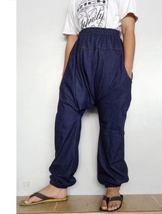 Hey, I found this really awesome Etsy listing at https://www.etsy.com/listing/680620599/drop-crotch-harem-streetwear-hip-hop Black Harem Pants, Hip Hop Pants, Drop Crotch Pants, Streetwear Hip Hop, Bright Fashion, Baggy Clothes, Pants Denim, Style Japonais, Long Maxi Skirts