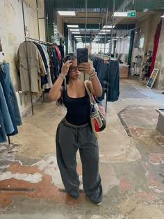 Basic Lazy Outfits, Streetwear Fashion Basics, White Tank Top Outfit Ideas, Yeezy Slides Women Outfit, Streetstyle Summer, All Black Streetwear Women, Comfy Car Ride Outfit, Baggy Comfy Clothes Aesthetic, Baggy Track Pants Outfit