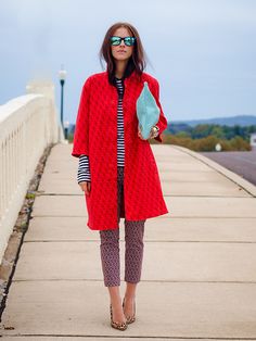 The red coat (by Veronica P) http://lookbook.nu/look/4110782-The-red-coat Casual Chique, Style Finder, Red Coat, Red Jacket, Colorful Fashion, American Apparel, Women's Style, Fashion Looks, A Woman