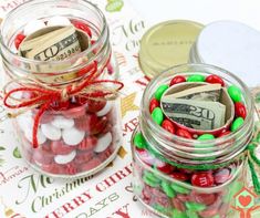 10 Money Gift Ideas for Christmas This Year - FinSavvy Panda Gift Jars, Easy Homemade Christmas Gifts, Diy Stocking Stuffers, Diy Stockings, Gifts In A Jar, Christmas Food Gifts, Money Gifts, Last Minute Christmas Gifts, Best Christmas Presents