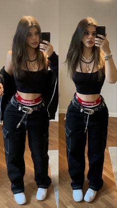 Yk2 Style Aesthetic, Boxers And Jeans Women, Estilo Skater Girl, Jeans With Thongs Outfits, Girls Wearing Boxers Outfits, Yk2 Aesthetic Outfits Grunge, Outfits With Black Jeans Aesthetic, Hot Y2k Outfits, Outfits With Belts And Jeans