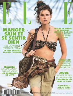 Depuis plus de soixante ans, chaque semaine, dans ELLE, les femmes s’informent sur l’actualité, les tendances, la mode, la beauté. ELLE est un magazine hebdomadaire qui a le souci de soi et des autres. C’est un magazine féminin où toutes les générations de femmes se retrouvent. Elle France V Magazine, Elle Magazine, Digital Magazine, Magazine Cover, Fashion Magazine, Wonder Woman, Vogue, Actresses, Magazine