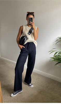 Trendy Therapist Outfits, Miami Business Trip Outfits, Humid Outfit Ideas, Dressing Better Aesthetic, Neat Casual Work Outfits, Tom Boy Chic Style Inspiration, City Tourist Outfit, Summer Outfits Office Casual, Creative Director Outfit