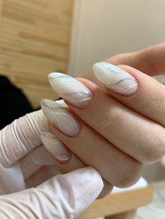 Minimalist Festive Nails, Milky Nails, Glamour Nails, Casual Nails, Festival Nails, Manicures Designs, Crystal Nails, Bridal Nails, Elegant Nails