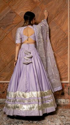 Lengha Blouse Designs, Pola Blus, Backless Blouse Designs, New Saree Blouse Designs, Latest Model Blouse Designs, Lehenga Blouse Designs, Fashionable Saree Blouse Designs