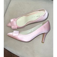 Slightly Worn On Bottom But Otherwise In Perfect Condition. Cute Bow Details. Open To Offers Size 8 Dkny Shoes, Vintage Coquette, Shoes Vintage, Shoes Collection, Dream Shoes, Cute Bows, Dream Clothes, Vintage Shoes, Shoe Collection