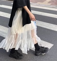 Long Tutu, Fest Outfits, Estilo Hippie, Neue Outfits, Mid Length Skirts, Mode Inspo, Looks Style